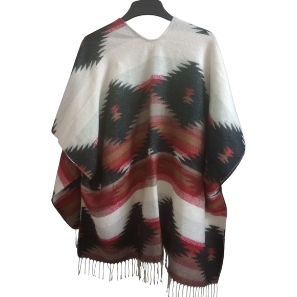 Quagga Aztec Southwestern Poncho Shrug Fringe Pocket One Size Cozy Fall Winter - Picture 2 of 3